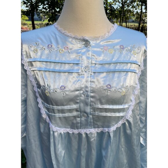 Vintage Embroidered Nightgown 2X Light Blue Cotton & Polyester Blend - Picture 2 of 6